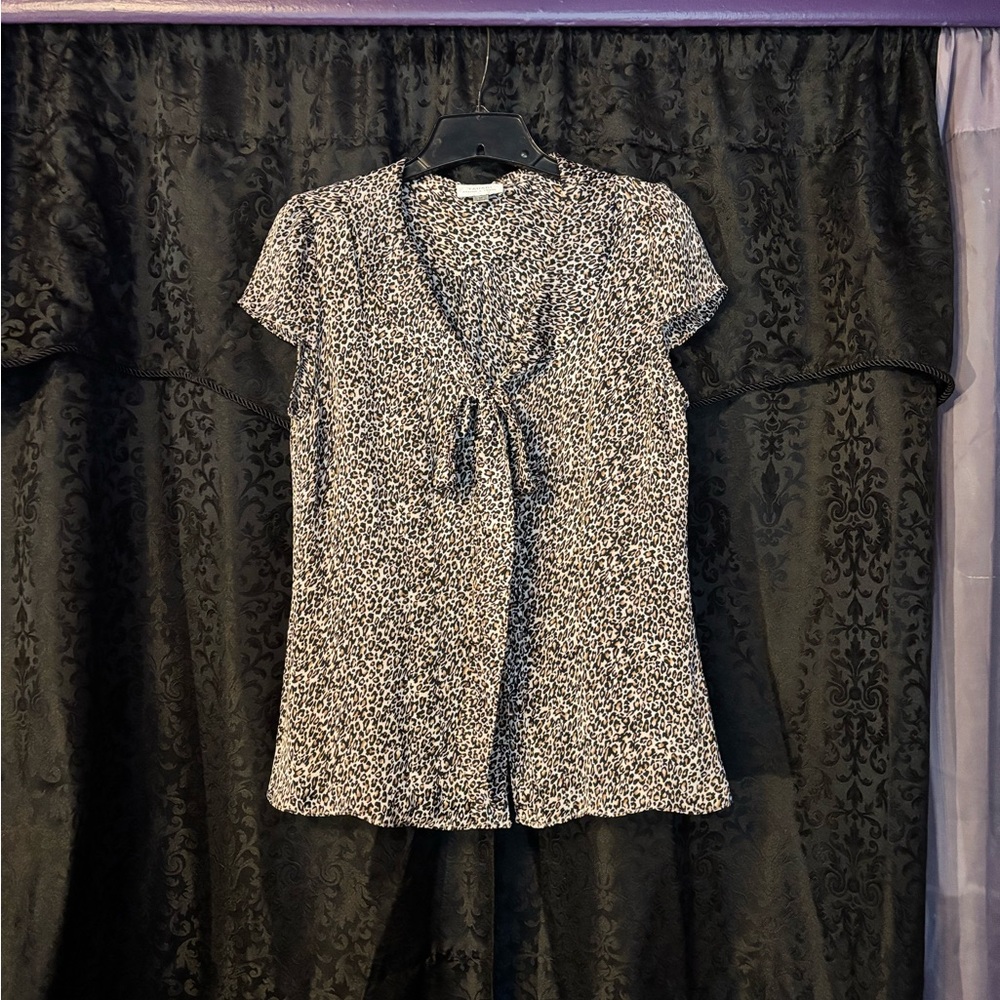 Tahari Women's Collared Animal Print Button Up Cap Sleeve Blouse Size M